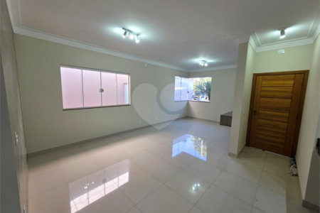 Casa no Village Damha III, 3 quartos 2 suítes
