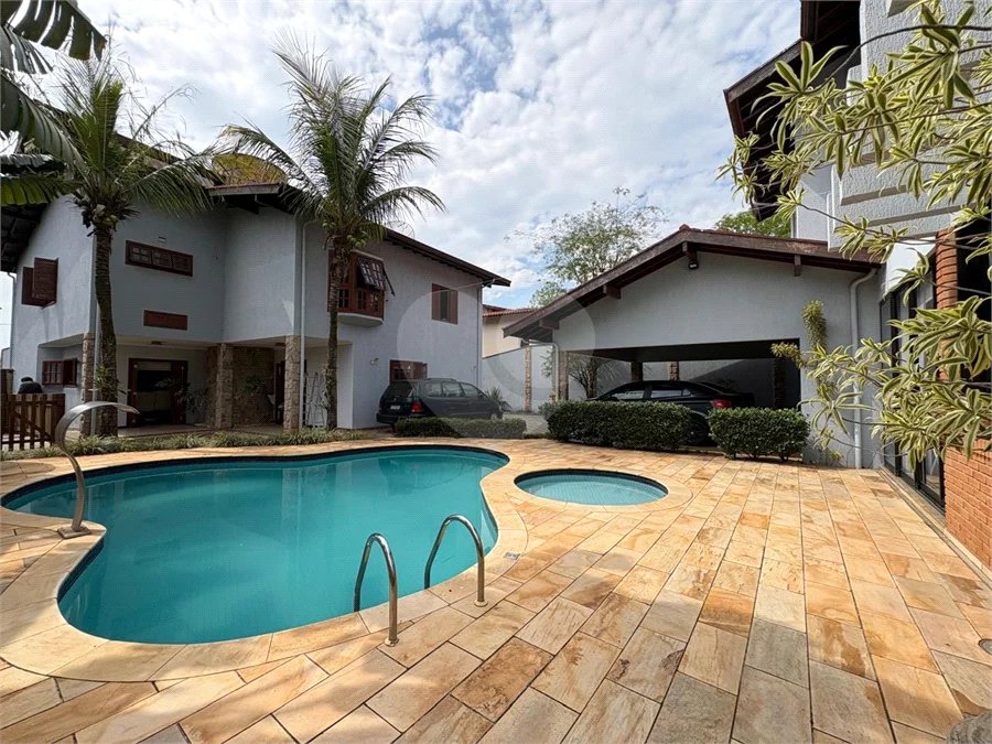 Casa a Venda no Condomínio Vista Alegre - Sede em Vinhedo/SP