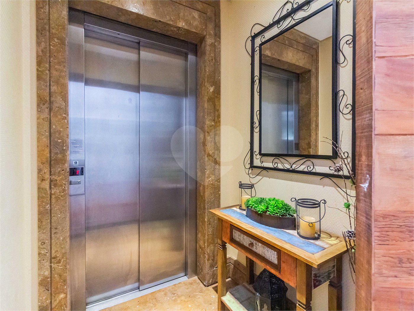 Apartamento à venda com 3 suítes em Vila Cordeiro, São Paulo, SP
