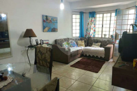 Casa à venda com 2 quartos, sendo 1 suíte, no condomínio River Plate, Rio de Janeiro - RJ