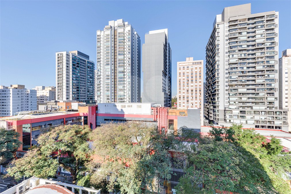 Apartamento à venda com 3 quartos, sendo 1 suíte, em Chácara Santo Antônio (zona Sul), São Paulo, SP