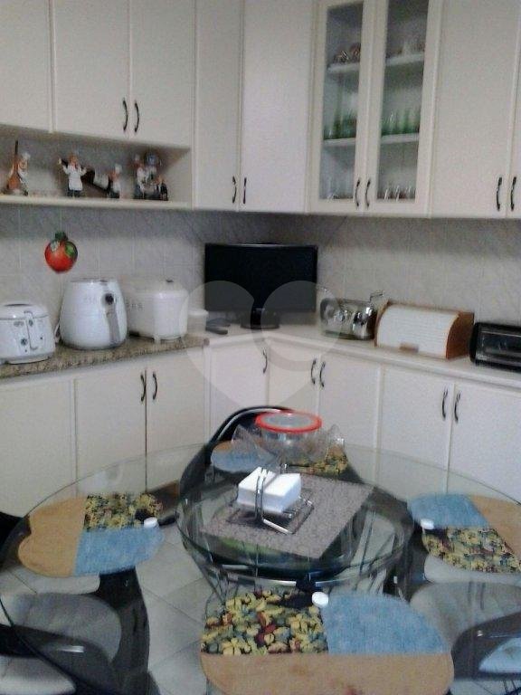 Sobrado à venda com 3 quartos, sendo 1 suíte, em Vila Galvão, Guarulhos, SP