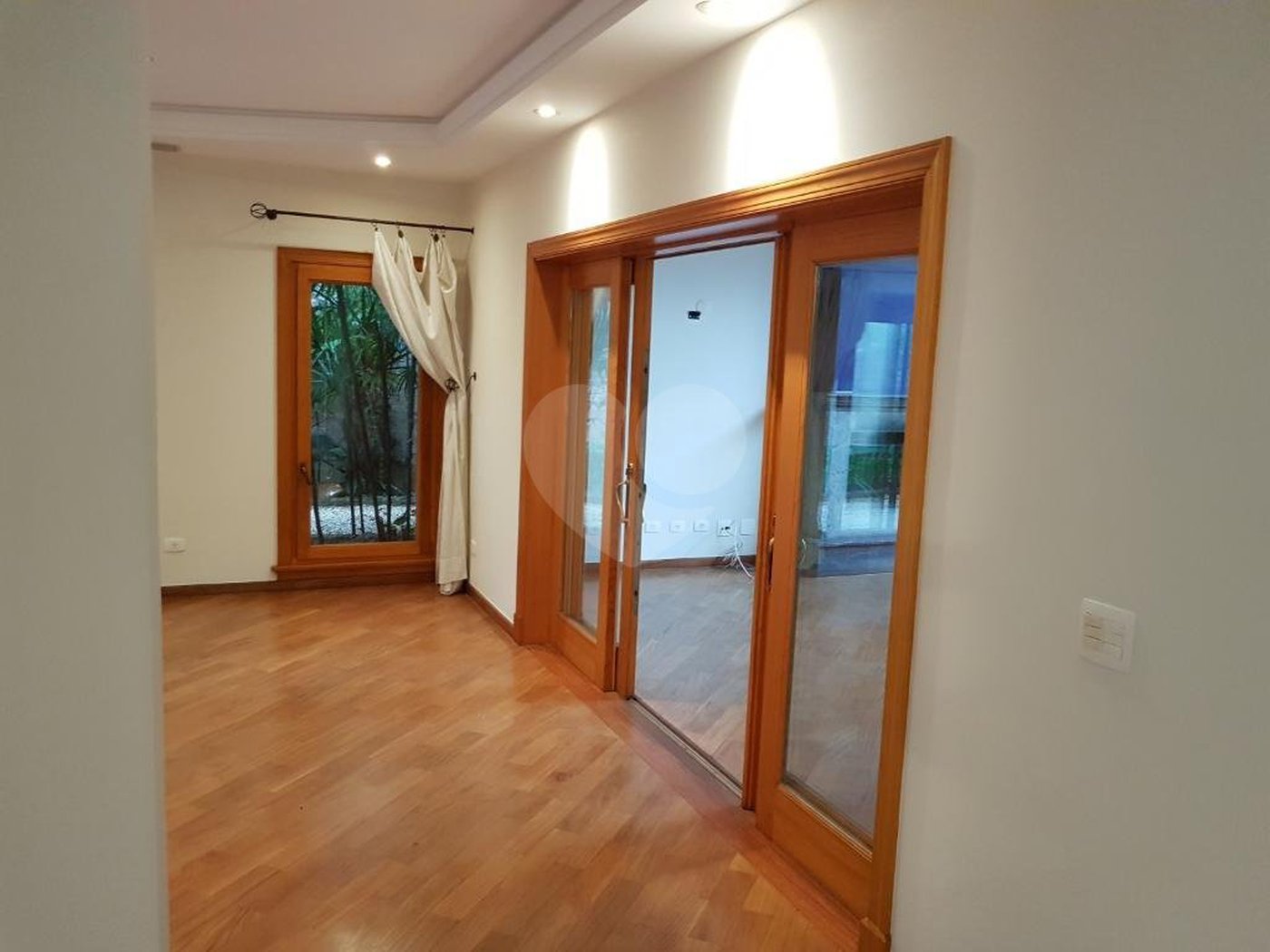 Casa à venda com 4 suítes no condomínio Jardim das Azaléias, São Paulo - SP
