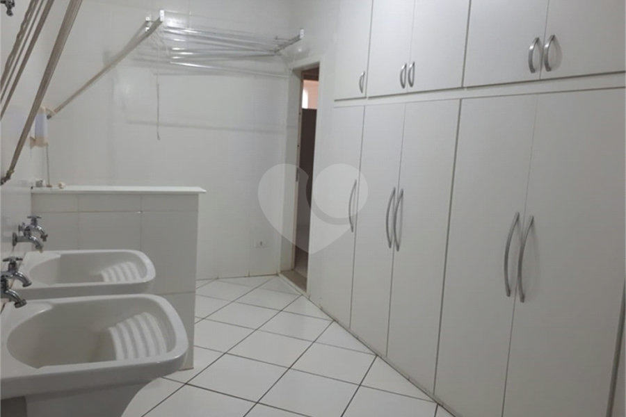 Sobrado à venda com 5 quartos, sendo 3 suítes, em Tremembé, São Paulo, SP