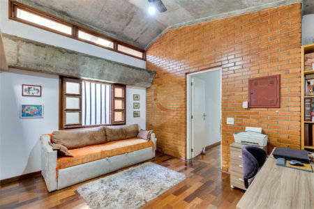 Sobrado à venda com 4 quartos, sendo 1 suíte, em Alto da Boa Vista, São Paulo, SP