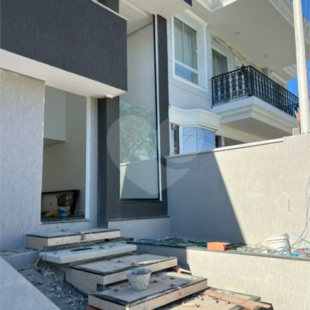 Casa à venda com 3 quartos, sendo 1 suíte, no condomínio Grand Park, Rio de Janeiro - RJ