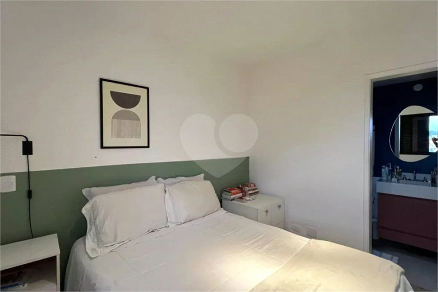 Apartamento à venda com 3 quartos, sendo 1 suíte,  em Vila Madalena, São Paulo, SP
