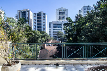 Casa à venda com 5 quartos, sendo 4 suítes, no condomínio Bounganville, São Paulo - SP