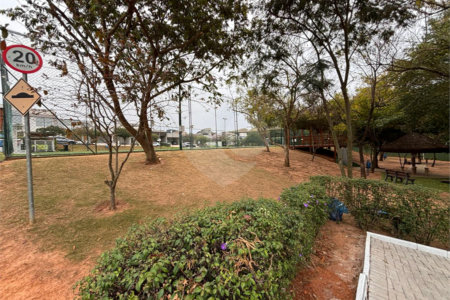 Casa à venda com 3 suítes no condomínio Residencial Maria Dulce, Indaiatuba - SP