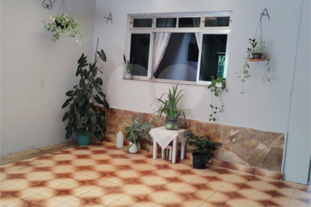 Sobrado à venda com 3 quartos, sendo 1 suíte, em Parque Fongaro, São Paulo, SP