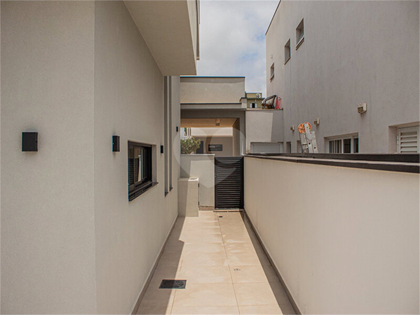 Casa à venda com 3 suítes no condomínio Residencial Central Parque, Salto - SP