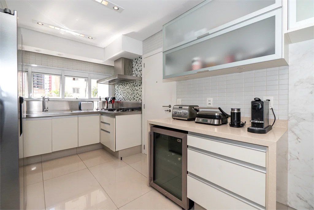 Apartamento à venda com 3 suítes em Sumarezinho, São Paulo, SP
