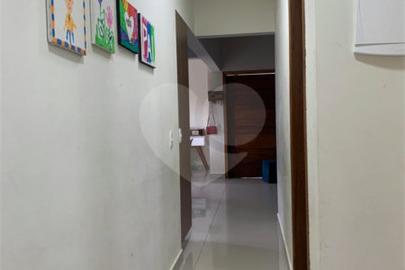 Casa à venda com 3 quartos, sendo 1 suíte, no condomínio Residencial Ponderosa, São Roque - SP