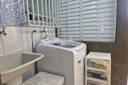 Casa à venda no Bairro Imperial – Atibaia | 2 dormitórios, suíte, 2 vagas e área gourmet