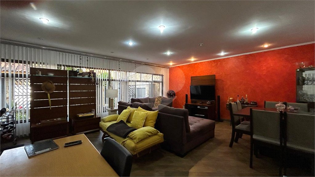 Casa à venda com 3 quartos, sendo 1 suíte, no condomínio Marcia Miyashiro, São Paulo - SP