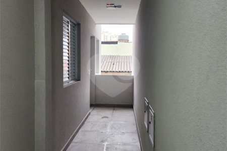 Casa à venda com 2 quartos, sendo 1 suíte, no condomínio Residencial Sanches, São Paulo - SP