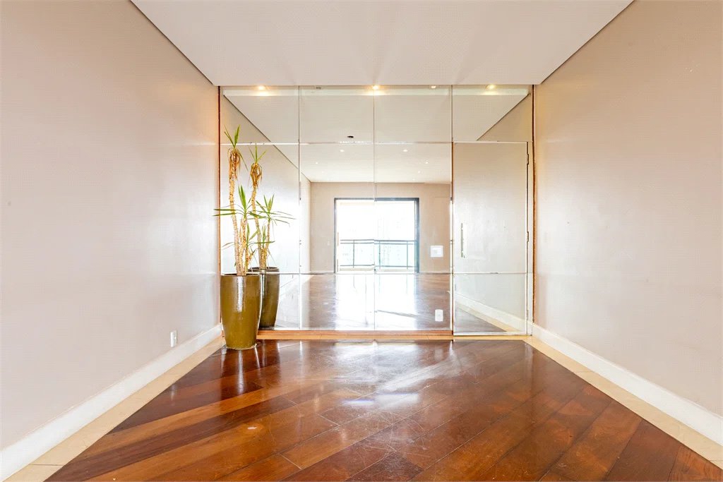 Apartamento à venda com 4 quartos, sendo 3 suítes, em Vila Suzana, São Paulo, SP