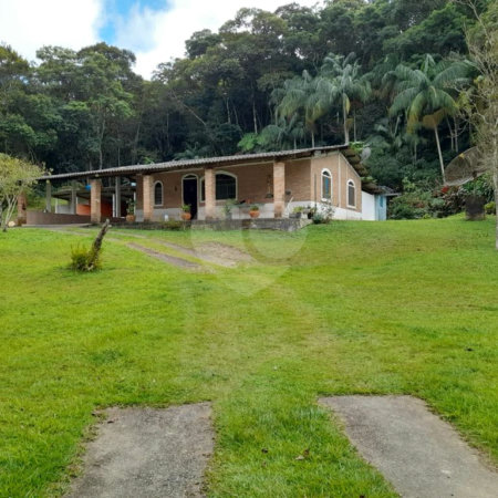 Sítio à venda com 4 quartos no Centro, Nazaré Paulista, SP