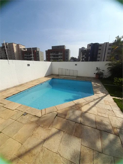 Casa para alugar com 3 quartos, sendo 1 suíte,  em Vila Sônia, São Paulo, SP
