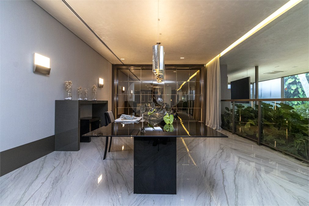 Apartamento à venda com 4 suítes em Jardim Guedala, São Paulo, SP