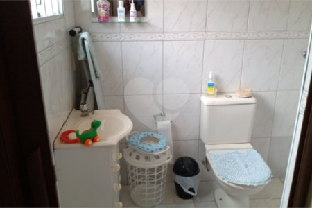 Casa à venda com 4 quartos, sendo 2 suítes,  em Jardim Terezópolis, Guarulhos, SP