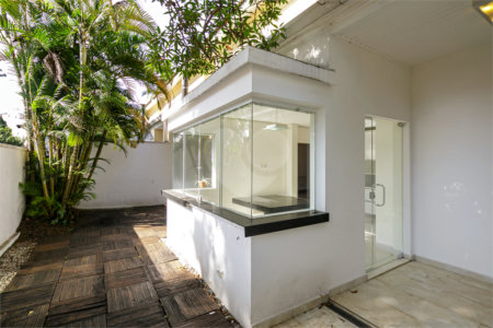 Casa à venda com 3 suítes no condomínio Villaggio Belvedere, São Paulo - SP