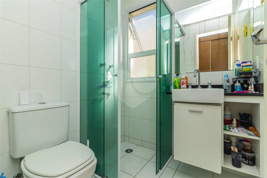 Casa à venda com 4 quartos, sendo 2 suítes, no condomínio Domus, São Paulo - SP