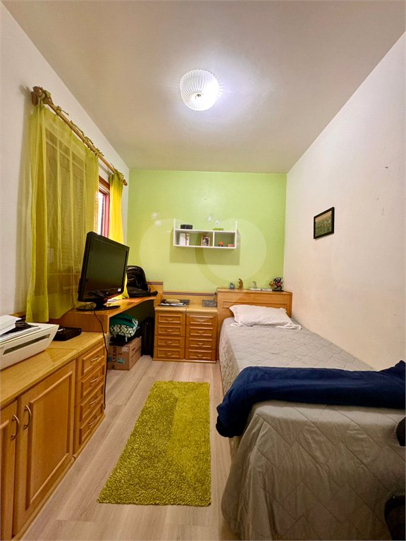 Casa à venda com 3 quartos, sendo 1 suíte, no condomínio Morada dos Pássaros, São Paulo - SP