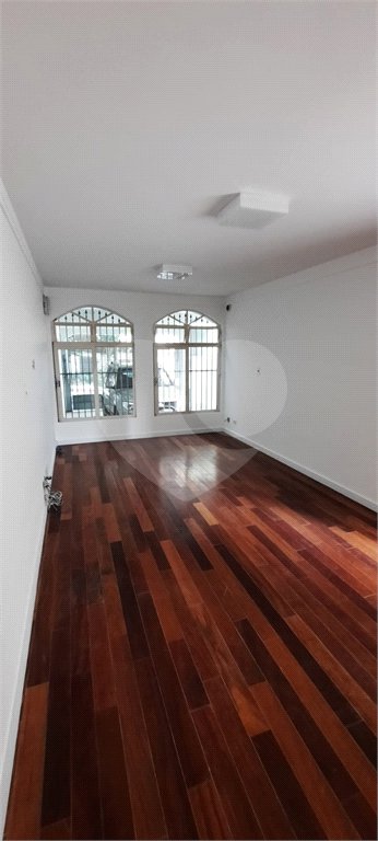 Sobrado à venda com 3 quartos, sendo 1 suíte, em Vila Firmiano Pinto, São Paulo, SP