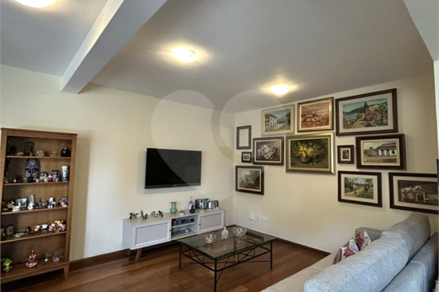 Casa à venda com 3 quartos, sendo 1 suíte, no condomínio Alpes da Cantareira, Mairiporã - SP