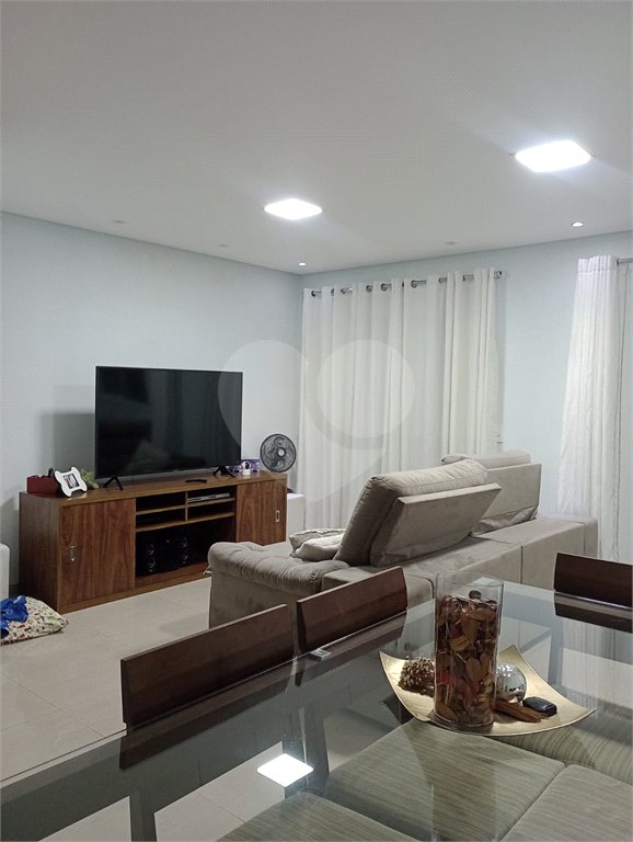 Casa à venda com 3 quartos, sendo 2 suítes, no condomínio Palmas do Tremembé, São Paulo - SP