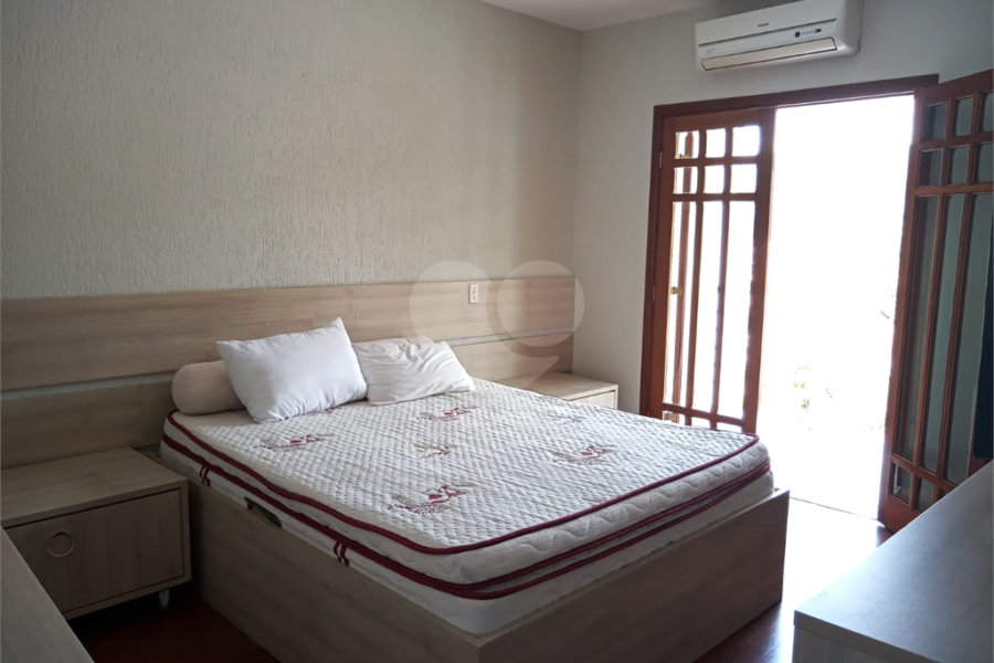 Sobrado à venda com 4 quartos, sendo 3 suítes, em Tremembé, São Paulo, SP