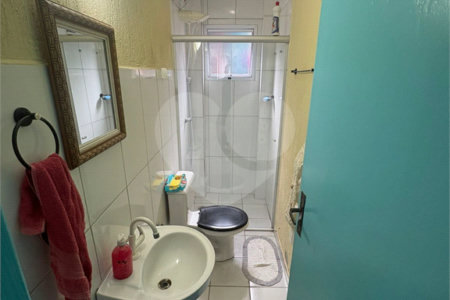 Casa à venda com 2 quartos no condomínio Carvalho Lagares, Poá - SP