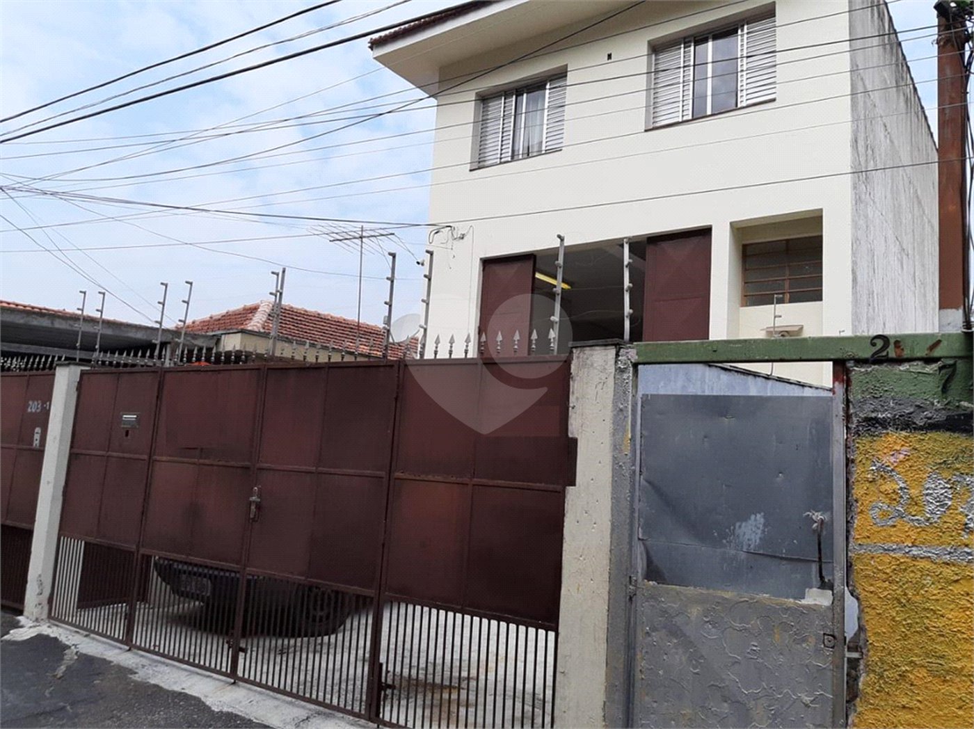 Sobrado venda ou locação HORTO com 254m2, 4 quartos, 2 sala, 2 cozinha, quintal e 3 vagas de garagem