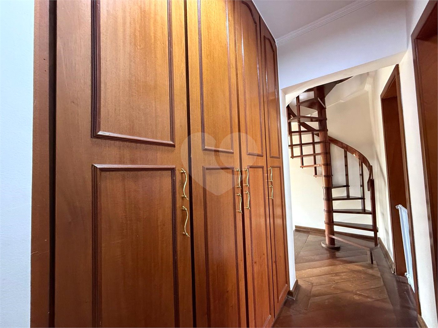 Casa à venda ou para alugar com 3 quartos, sendo 1 suíte, no condomínio Da Serra, São Paulo - SP