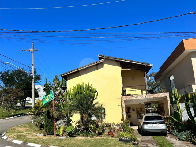 Sobrado à venda com 3 quartos, sendo 1 suíte,  em Santana de Parnaíba, Santana de Parnaíba, SP
