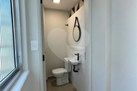Apartamento à venda com 3 quartos, sendo 1 suíte, em Pinheiros, São Paulo, SP