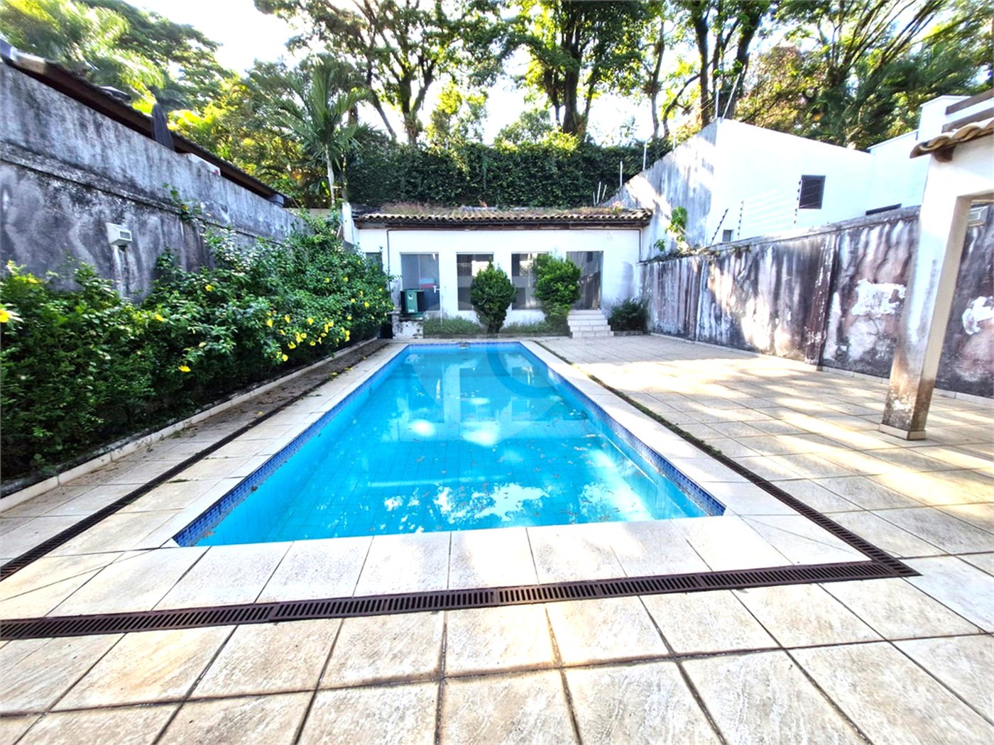 Sobrado à venda ou para alugar com 3 suítes em Jardim dos Estados, São Paulo, SP