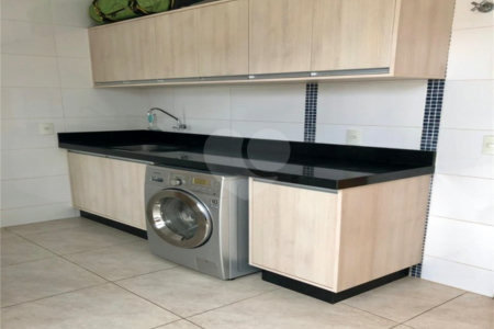 Casa à venda com 4 quartos, sendo 3 suítes, no condomínio Residencial Terra Nobre, Indaiatuba - SP