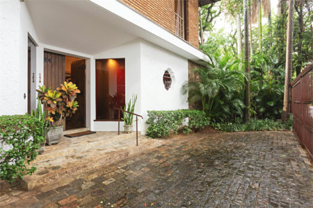 Casa à venda com 4 quartos, sendo 2 suítes, em Alto de Pinheiros, São Paulo, SP