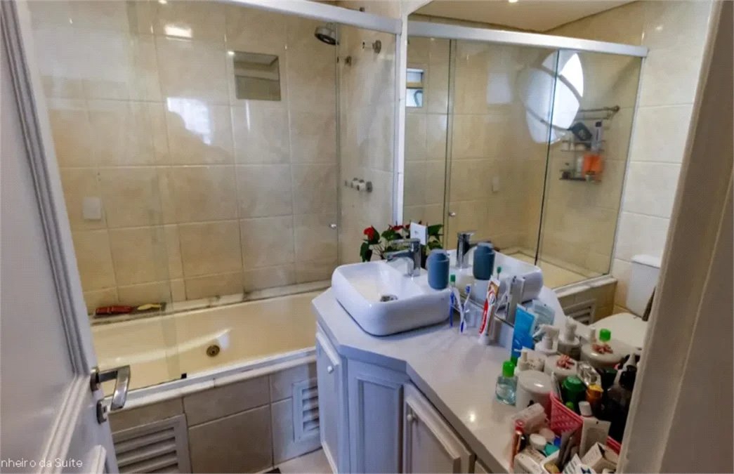 Apartamento à venda com 3 quartos, sendo 1 suíte,  em Vila Andrade, São Paulo, SP