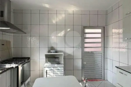 Casa à venda com 3 quartos em Vila dos Remédios, São Paulo, SP