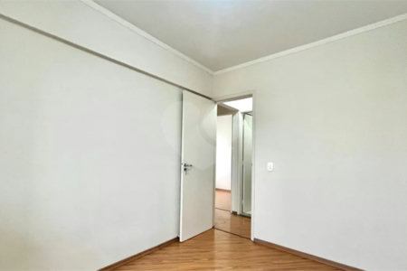 Apartamento à venda com 3 quartos, sendo 1 suíte,  em Vila Campestre, São Paulo, SP
