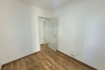 Apartamento à venda com 2 quartos em Vila Anastácio, São Paulo, SP