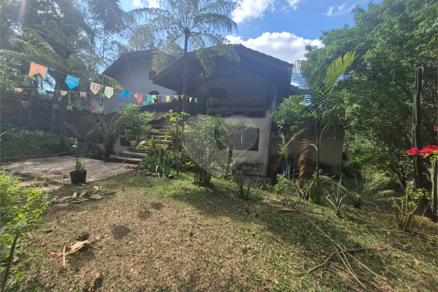 Casa à venda com 3 quartos, sendo 4 suítes, no condomínio Alpes da Cantareira, Mairiporã - SP