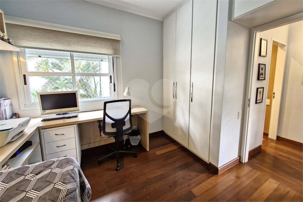 Casa à venda com 4 quartos, sendo 3 suítes,  no condomínio Le Lis Vert Village, São Paulo - SP