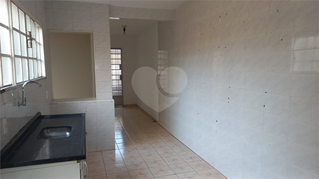 Sobrado à venda com 4 quartos, sendo 1 suíte, em Vila Mazzei, São Paulo, SP