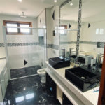 Casa à venda com 5 suítes no condomínio Suíça da Cantareira, Mairiporã - SP