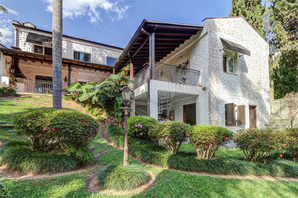 Casa de Vila à venda com 3 quartos, sendo 2 suítes, em Alto da Boa Vista, São Paulo, SP
