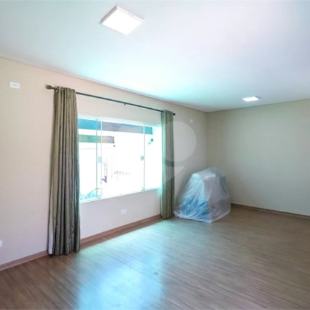 Casa à Venda em São Caetano do Sul com 188 m², 2 Vagas e Churrasqueira.